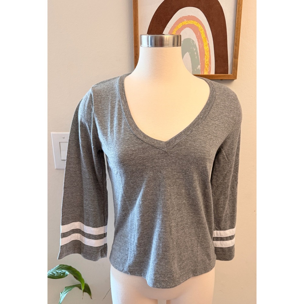LAmade Varsity Stripe V-Neck Top Womens XS Grey Sporty Casual 3/4 Sleeve